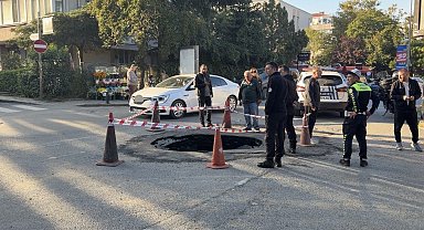 Beşiktaş'ta ana caddede yol çöktü, trafik aksadı