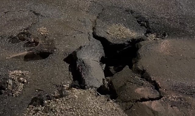 Besni'de şiddetli yağış sonrası yollar çöktü
