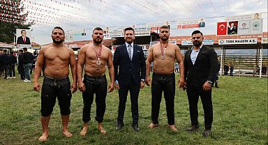 Beyağaç er meydanının paşpehlivanı İsmail Balaban oldu