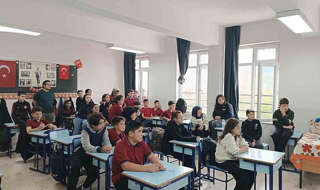 Beyağaç'ta öğrenci ve öğretmenlere tüberküloz eğitimi verildi