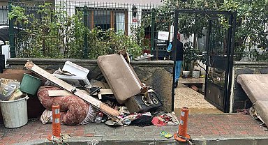 Beykoz'da su baskının bilançosu gün ağarınca ortaya çıktı: Sular altındaki eşyalar tahliye edildi