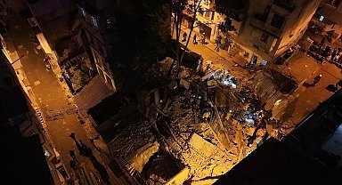 Beyoğlu'nda 5 katlı bina çöktü: Arama çalışmaları devam ediyor