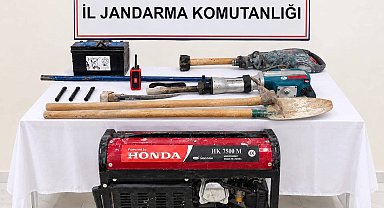 Bilecik'te define arayan 12 kişi suçüstü yakalandı