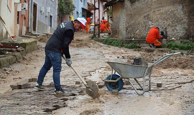 Bilecik'te iki noktada parke taşı çalışması başladı