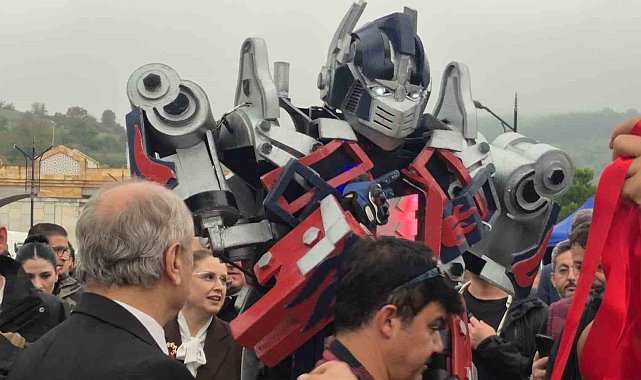 Bilim Festivalin'de TB2 Bayraktar İHA ve dans eden robot ilgi gördü