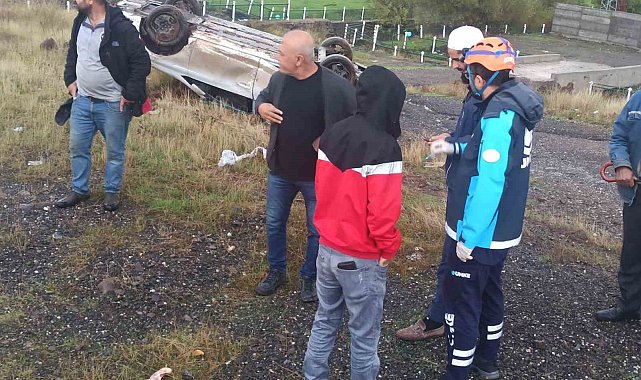Bingöl'de otomobil takla attı: 2 yaralı