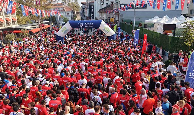 Binlerce Bursalı, Cumhuriyet için koştu