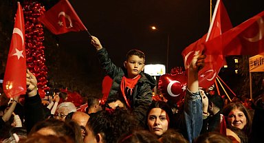 Binlerce Nilüferli Cumhuriyet'in 103'üncü yılında tek yürek oldu
