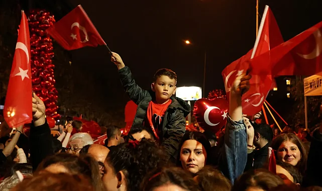 Binlerce Nilüferli Cumhuriyet'in 103'üncü yılında tek yürek oldu