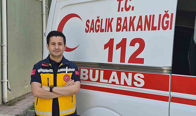 Bir yandan acil hastalara müdahale ederken, diğer yandan bilimsel çalışmalar yürütüyor