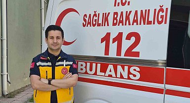 Bir yandan acil hastalara müdahale ederken, diğer yandan bilimsel çalışmalar yürütüyor