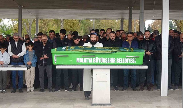 Bisiklet kazasında hayatını kaybeden adliye çalışanı Malatya'da defnedildi