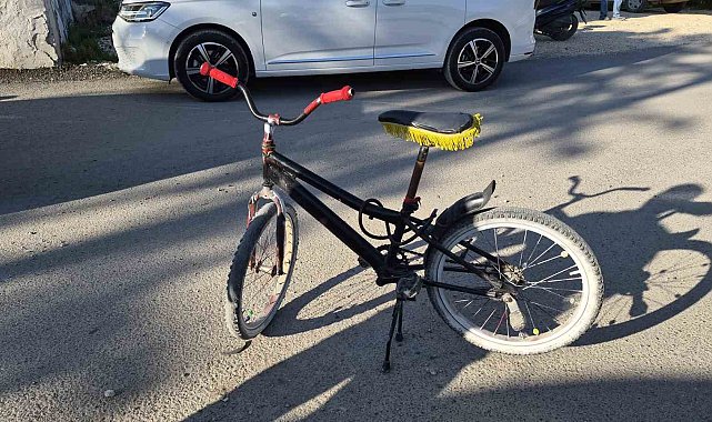 Bisiklet otomobile çarptı: 1 yaralı