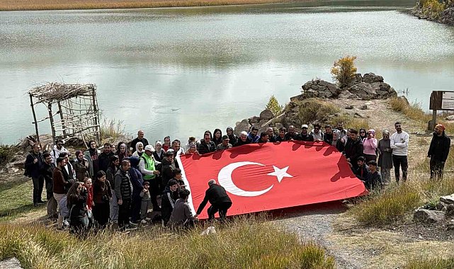 Bitlis Maarif Ailesi Nemrut'ta doğa yürüyüşünde buluştu