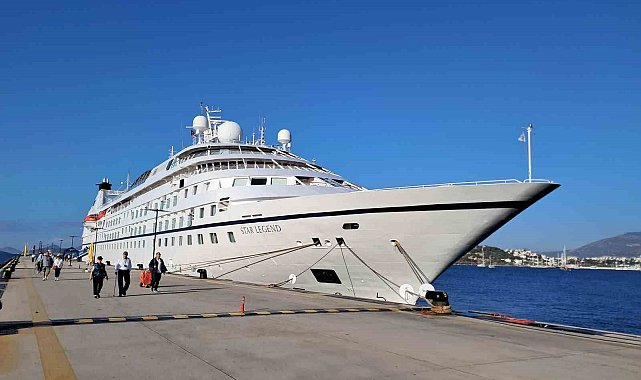 Bodrum'a 300 yolcusuyla geldi