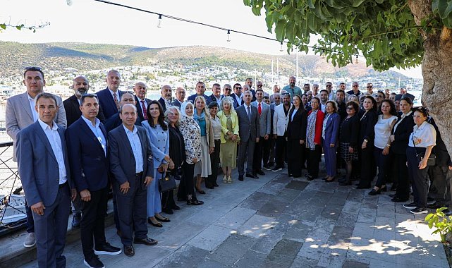 Bodrum'da 56 mahalle muhtarı için anlamlı kutlama