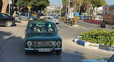 Bodrum'da klasik otomobiller nostalji rüzgarı estirdi