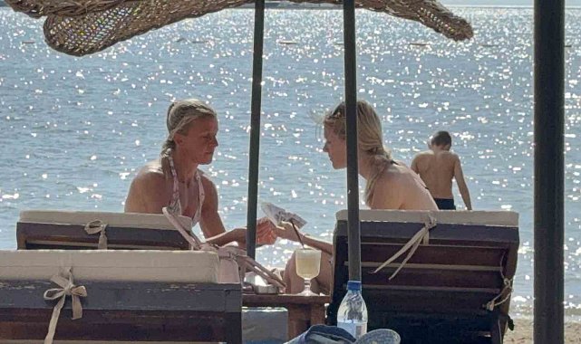 Bodrum'da sıcak havayı gören denize akın etti