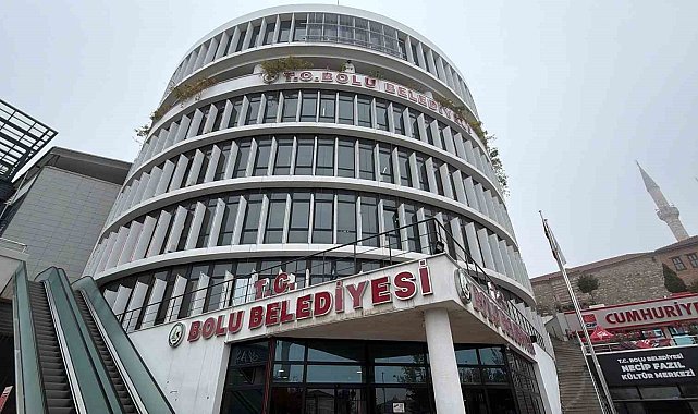 Bolu Belediyesi'ne şafak operasyonu: 4 gözaltı