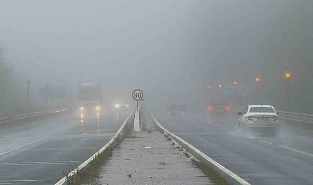 Bolu Dağı'nda sis ve yağış etkili oluyor