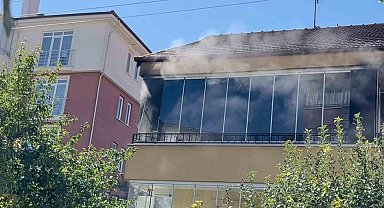 Bolu'da balkon yangını paniğe neden oldu