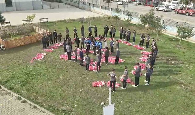 Bolu'da Cumhuriyet coşkusu gökyüzünde