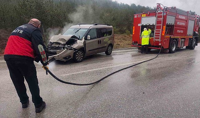 Bolu'da hafif ticari araç ile tır çarpıştı: 1 yaralı