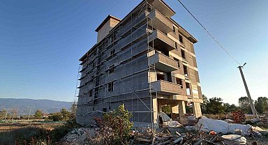 Bolu'da inşaatın 5. katından düşen işçi ağır yaralandı