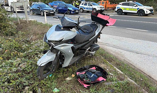 Bolu'da motosiklet ile hafif ticari araç çarpıştı: 2 yaralı