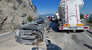 Bolu'da tır ile pikap çarpıştı: 1 ölü, 2 yaralı