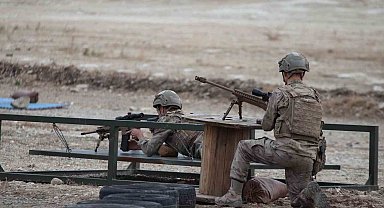 Boran-8'de keskin nişancıların hünerli atışları nefes kesti