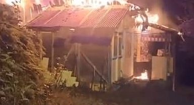Borçka'da gece çıkan yangında ev kullanılamaz hale geldi