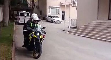 Bozüyük'te sınava geç kalan adayların yardımına polis yetişti