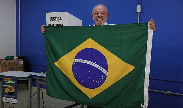 Brezilya'da Lula da Silva yeniden devlet başkanı seçildi
