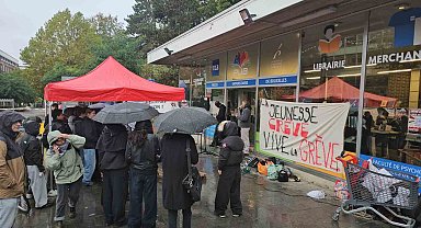 Brüksel'de öğrencilerden eğitim giderleri protestosu