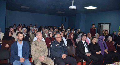 Bulanık'ta madde bağımlılığıyla mücadele semineri düzenlendi