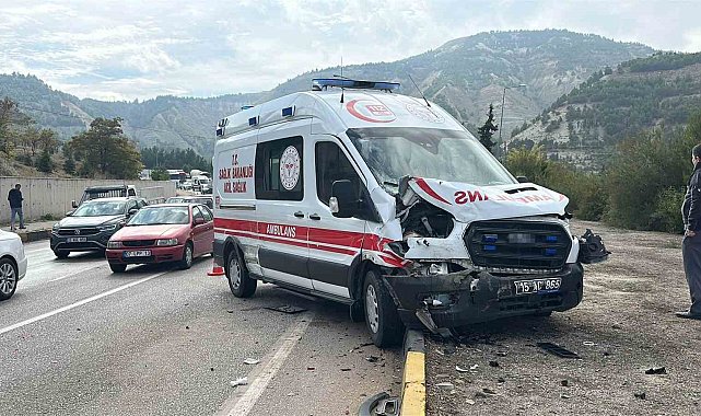 Burdur'da ambulansın karıştığı zincirleme kaza: 7 hafif yaralı