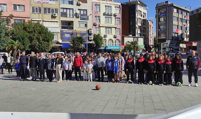 Burhaniye de Amatör Spor Haftası törenle başladı