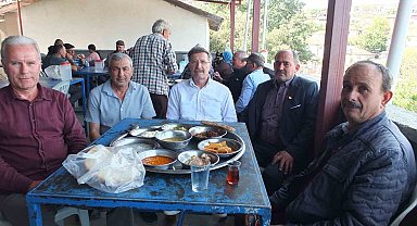 Burhaniye'de düğün yemeği kültürü devam ediyor