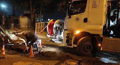 Burhaniye'de kanalizasyon şebekesinde çökme meydana geldi