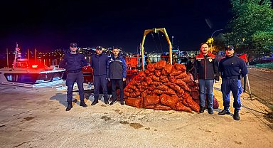 Bursa Gemlik'te 1,5 ton midyeye el konuldu