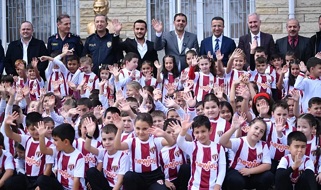 Bursa İnegöl'de 750 öğrenciye forma sevinci