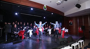 Bursa İnegöl'de Gençlik Korosu'ndan Cumhuriyet'e özel konser