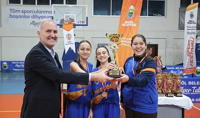 Bursa İnegöl'de sokak basketbolunda şampiyonlar kupalarına kavuştu