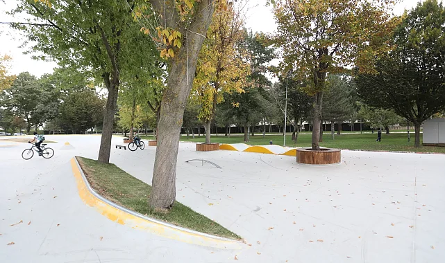 Bursa İnegöl'de yeni kaykay ve paten parkta sona gelindi