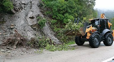 Bursa Osmangazi'de toprak kaymasına hızlı müdahale