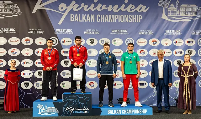 Bursa Yıldırımlı güreşçiler Balkan Şampiyonası'ndan madalyalarla döndü