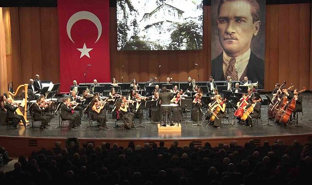 Bursa'da Cumhuriyet coşkusu senfonik ezgilerle yükseldi