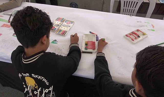 Bursa'da "Filistinli Çocuklar İçin Çiz" etkinliği: 10 yaşındaki Munzir'den duygu dolu mesaj