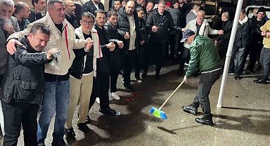 Bursa'da yağmur altında Arnavut damat coşkusu